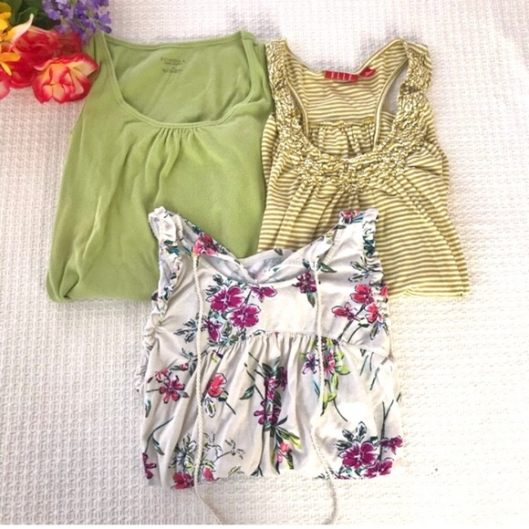 Elle Tops - 3/$20🌿 Bundle of three women’s tank tops